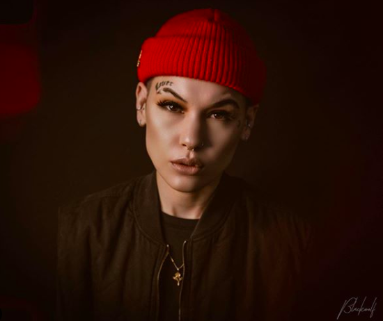 Nina · Barber
